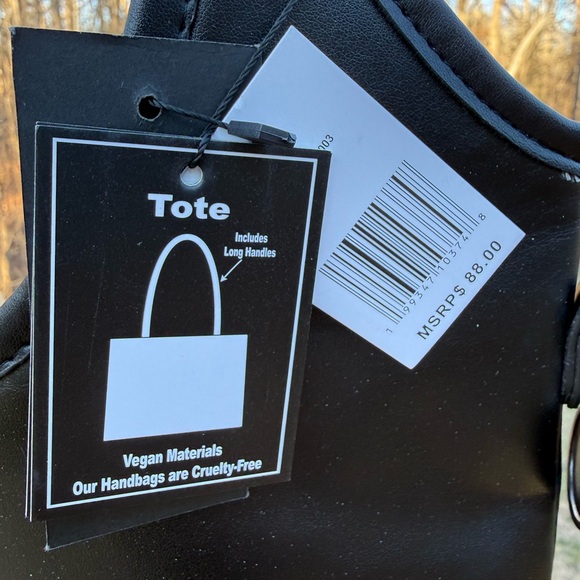 Ed Hardy NWT Heart and Love Design Black Bag - Picture 4 of 6